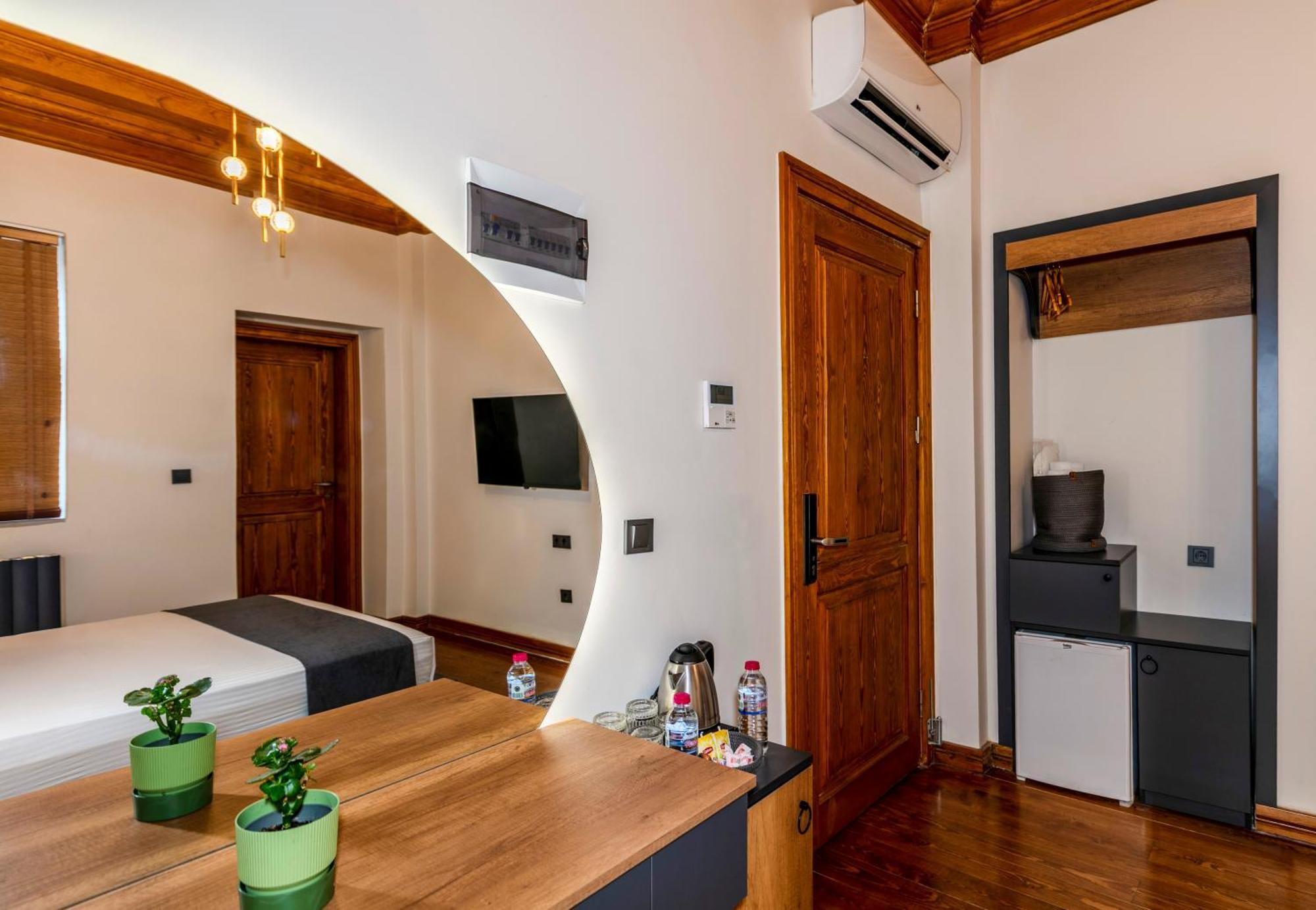 Elmira Pera Hotel & Spa - Special Class Istanbul Exteriör bild